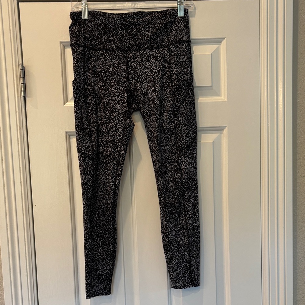 Lululemon 24” inseam leggings good used condition